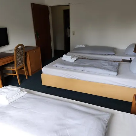 & Restaurant Heidekrug 24h Check-in, Pinneberg, Free Parking And Wifi Hotel 3*
