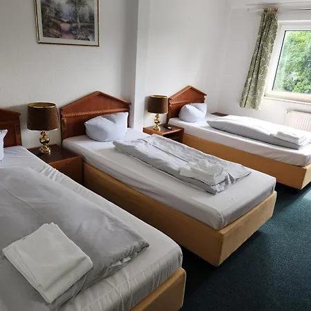 & Restaurant Heidekrug In Pinneberg, Free Parking And Wifi Otel Appen