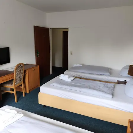 Otel & Restaurant Heidekrug In Pinneberg, Free Parking And Wifi