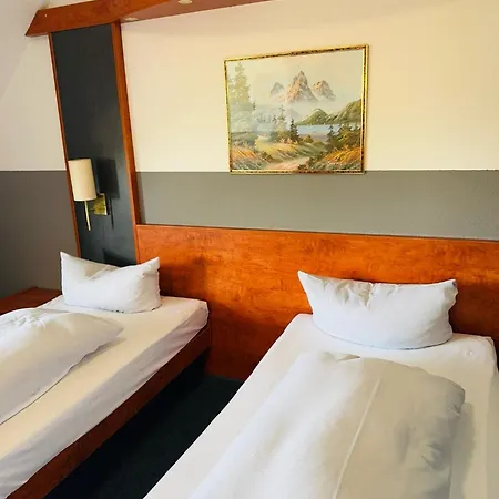 & Restaurant Heidekrug 24h Check-in, Pinneberg, Free Parking And Wifi Hotel 3*