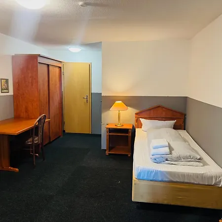Hotel & Restaurant Heidekrug 24h Check-in, Pinneberg, Free Parking And Wifi Appen