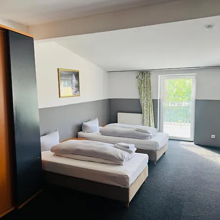 & Restaurant Heidekrug 24h Check-in, Pinneberg, Free Parking And Wifi Hotel