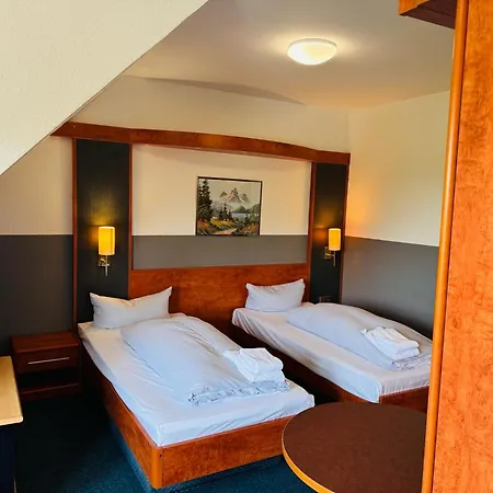 Hotel & Restaurant Heidekrug 24h Check-in, Pinneberg, Free Parking And Wifi Appen