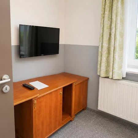 & Restaurant Heidekrug 24h Check-in, Pinneberg, Free Parking And Wifi Hotel 3*