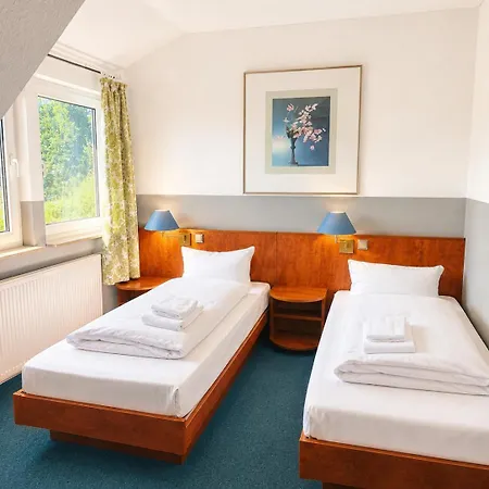 & Restaurant Heidekrug 24h Check-in, Pinneberg, Free Parking And Wifi