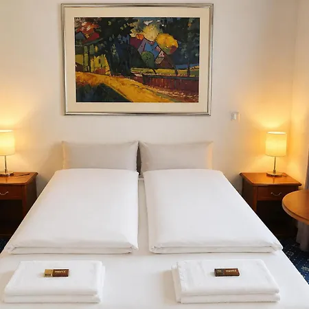 & Restaurant Heidekrug 24h Check-in, Pinneberg, Free Parking And Wifi 3* Appen